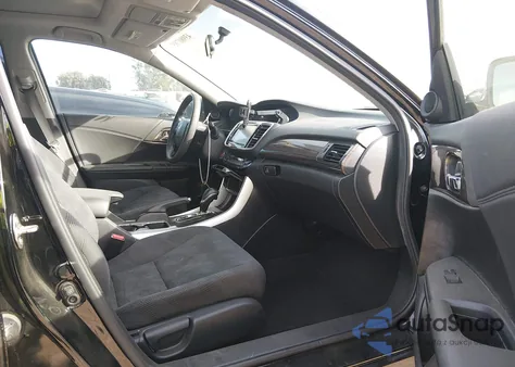 2017 Honda Accord Ex z USA, uszkodzony, nr VIN 1HGCR2F77HA183939